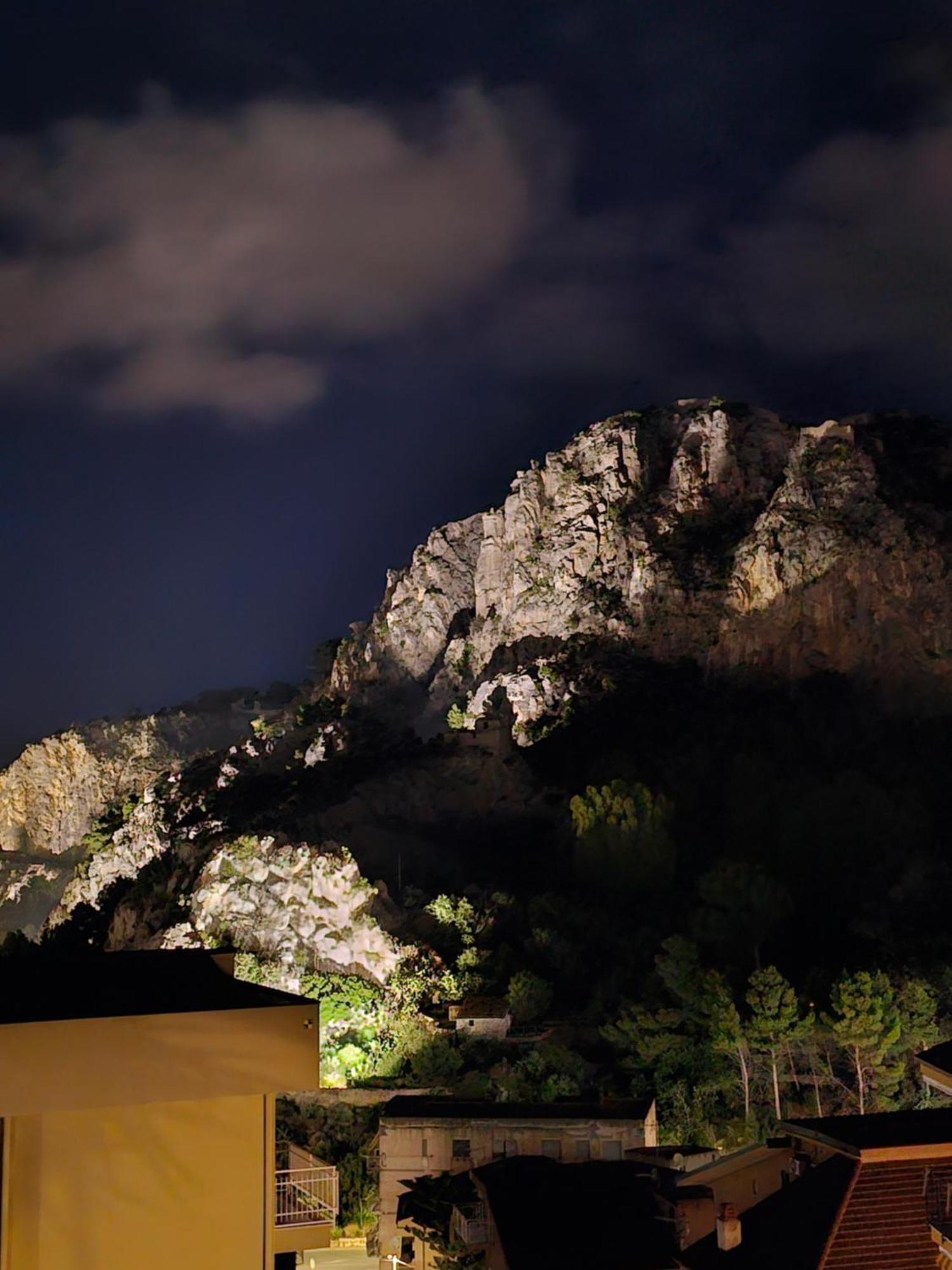 B&B Villa Di Giorgi เชฟาลู ภายนอก รูปภาพ