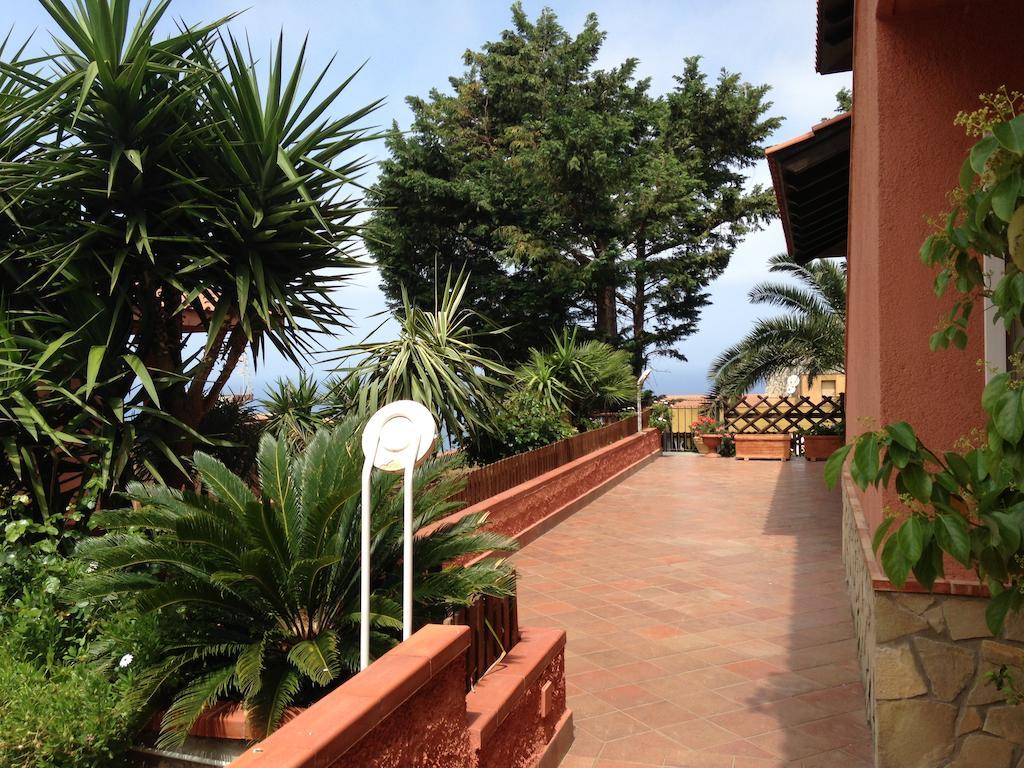 B&B Villa Di Giorgi เชฟาลู ภายนอก รูปภาพ