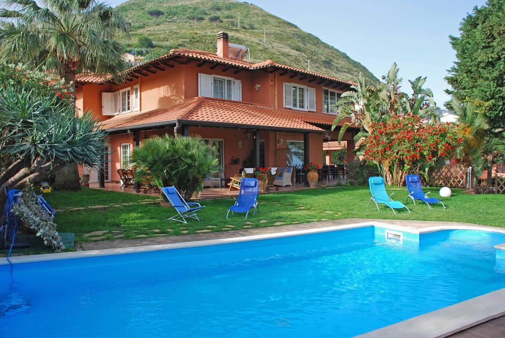 B&B Villa Di Giorgi เชฟาลู ภายนอก รูปภาพ